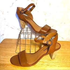 Lucky Brand PEPPER Leather 3” heel Sandal sz 7